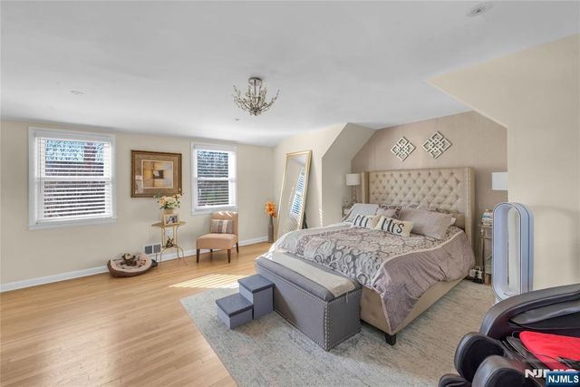 170 Tenafly Road, Englewood, NJ 07631