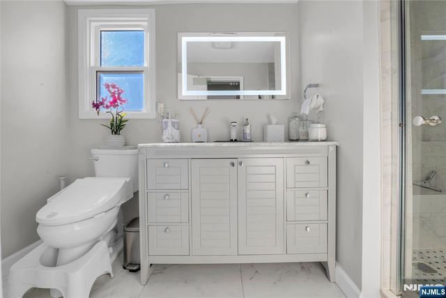 170 Tenafly Road, Englewood, NJ 07631