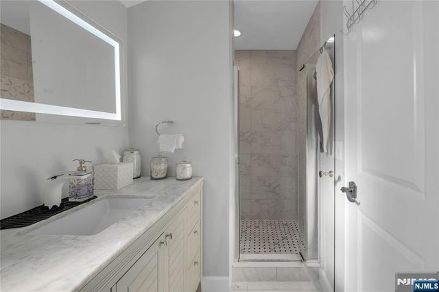 170 Tenafly Road, Englewood, NJ 07631