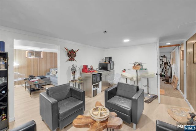 170 Tenafly Road, Englewood, NJ 07631