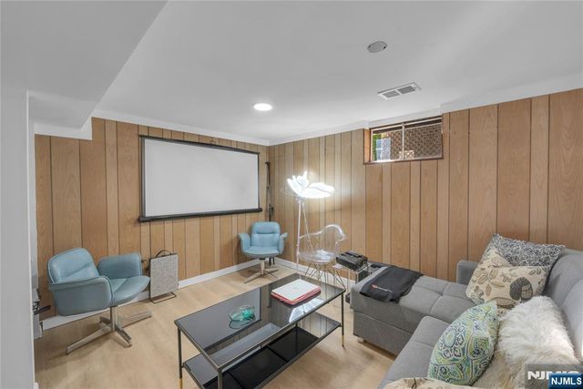 170 Tenafly Road, Englewood, NJ 07631