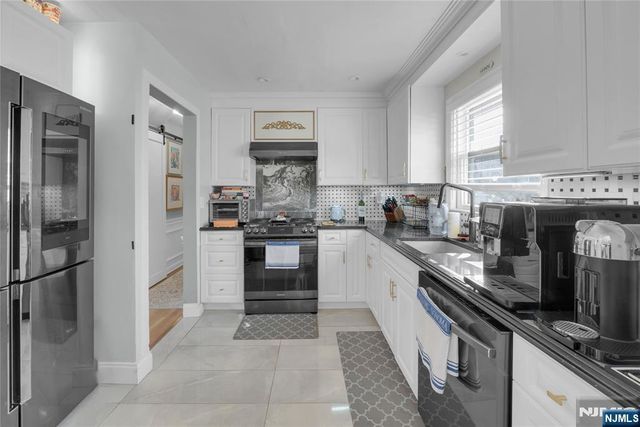 170 Tenafly Road, Englewood, NJ 07631