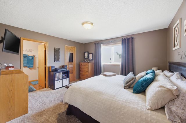 1206 18th Street N, Moorhead, MN 56560