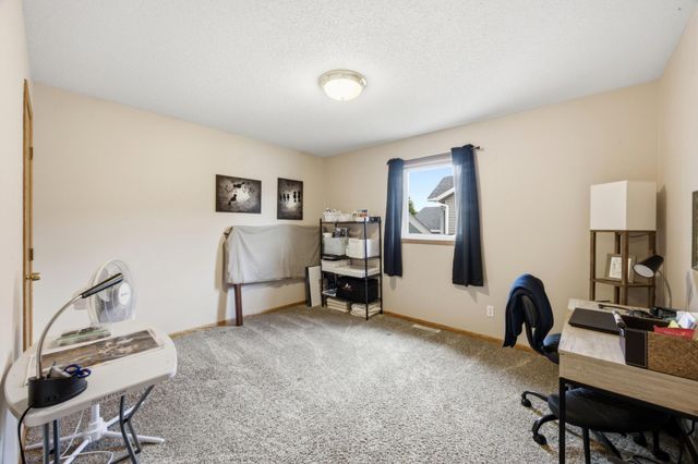 1206 18th Street N, Moorhead, MN 56560