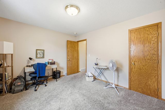 1206 18th Street N, Moorhead, MN 56560