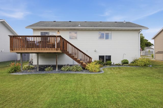 1206 18th Street N, Moorhead, MN 56560