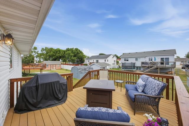 1206 18th Street N, Moorhead, MN 56560
