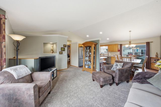 1206 18th Street N, Moorhead, MN 56560