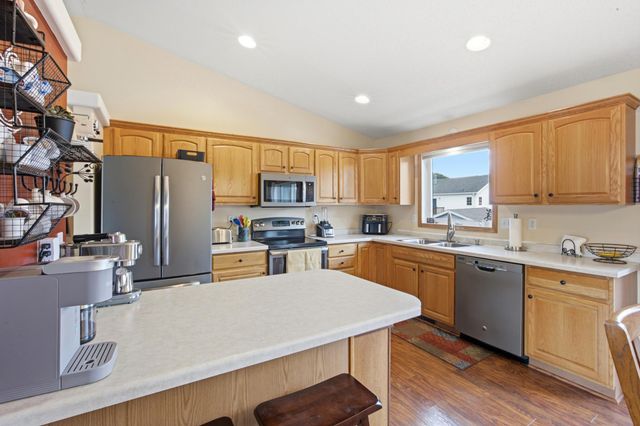 1206 18th Street N, Moorhead, MN 56560