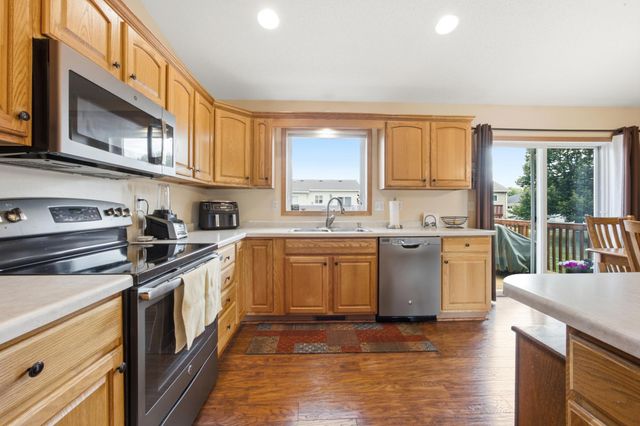 1206 18th Street N, Moorhead, MN 56560