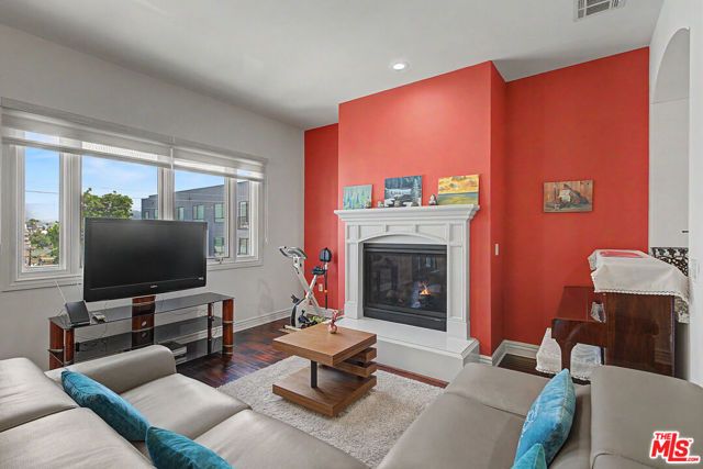5057 Maplewood Avenue PH4, Los Angeles, CA 90004