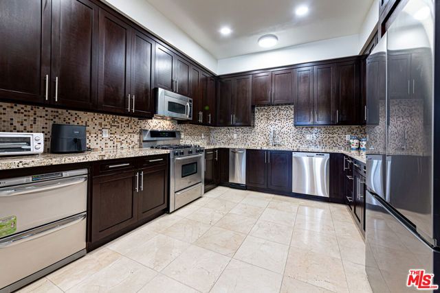 5057 Maplewood Avenue PH4, Los Angeles, CA 90004