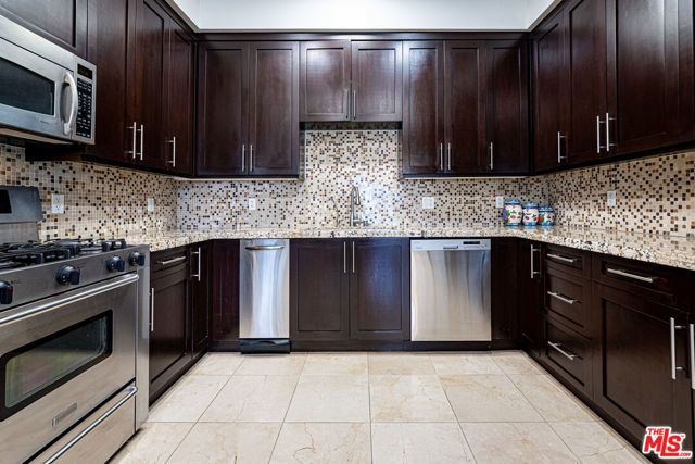 5057 Maplewood Avenue PH4, Los Angeles, CA 90004