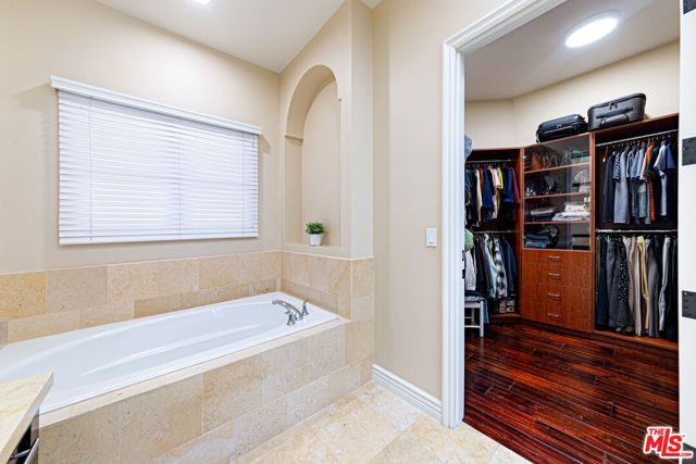 5057 Maplewood Avenue PH4, Los Angeles, CA 90004