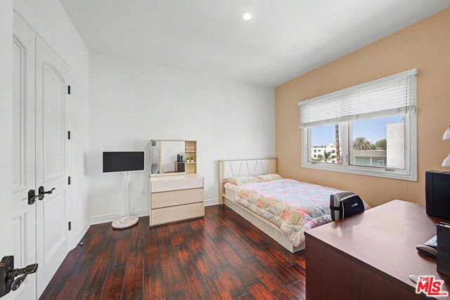 5057 Maplewood Avenue PH4, Los Angeles, CA 90004