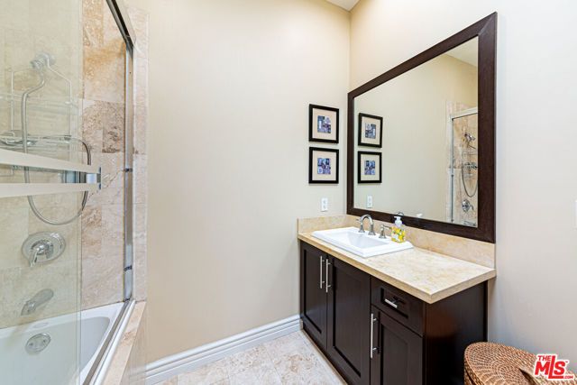 5057 Maplewood Avenue PH4, Los Angeles, CA 90004