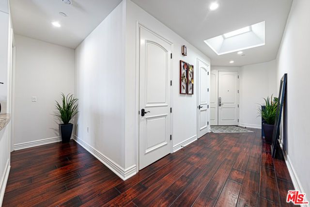 5057 Maplewood Avenue PH4, Los Angeles, CA 90004