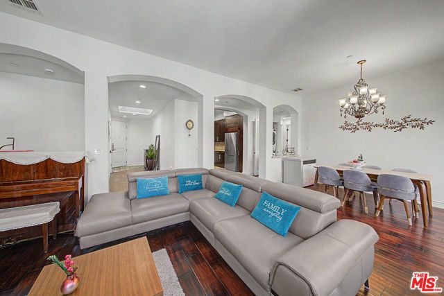 5057 Maplewood Avenue PH4, Los Angeles, CA 90004