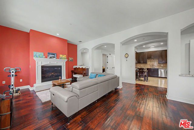 5057 Maplewood Avenue PH4, Los Angeles, CA 90004