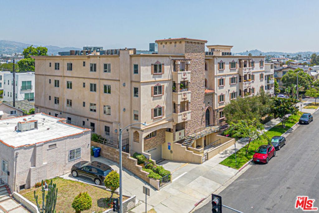 5057 Maplewood Avenue PH4, Los Angeles, CA 90004