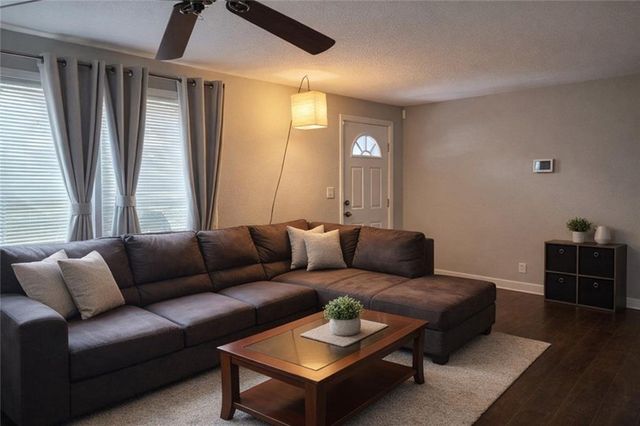 6642 Indiana Street, Kansas City, MO 64132