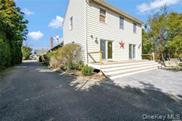 35 Washington Avenue, Greenport, NY 11944
