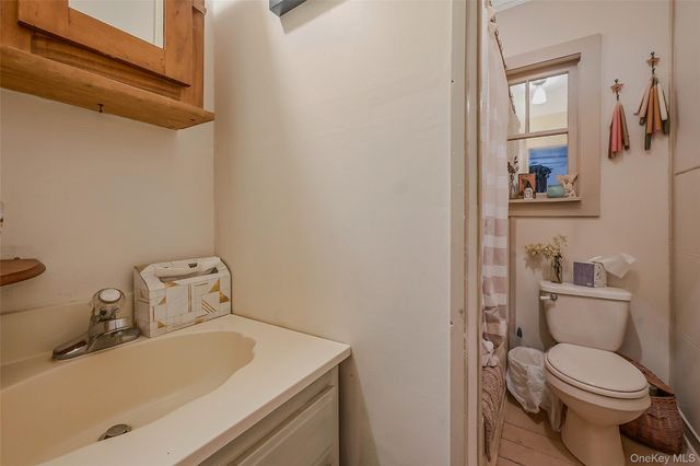 35 Washington Avenue, Greenport, NY 11944