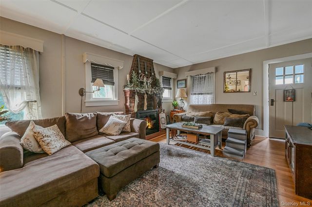 35 Washington Avenue, Greenport, NY 11944