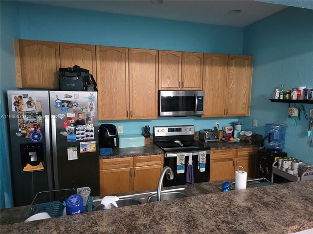 2520 NW 4th St, Boynton Beach, FL 33426