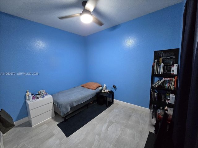 2520 NW 4th St, Boynton Beach, FL 33426