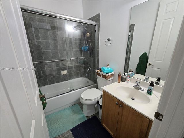 2520 NW 4th St, Boynton Beach, FL 33426