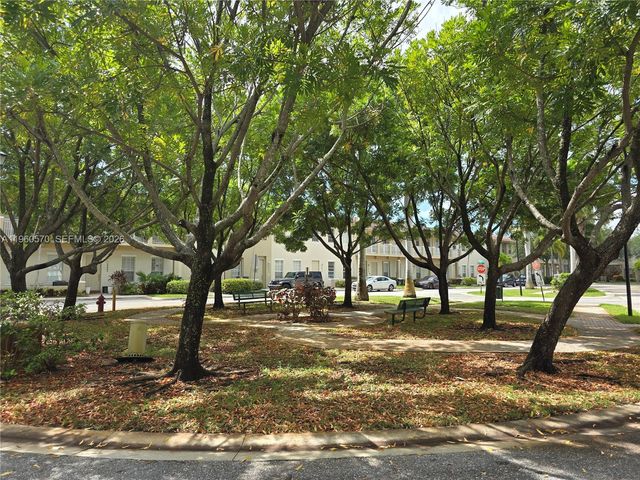 2520 NW 4th St, Boynton Beach, FL 33426