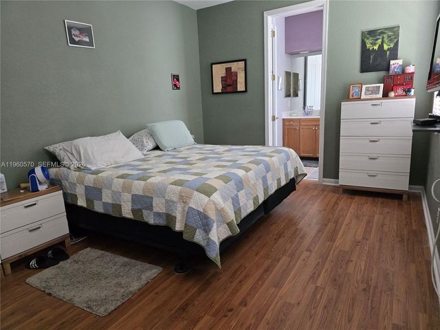 2520 NW 4th St, Boynton Beach, FL 33426