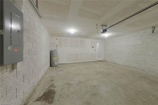 9135 Aegean CIR, Lehigh Acres, FL 33936