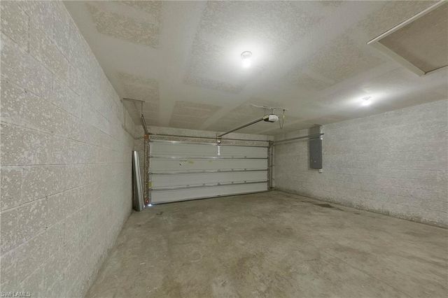 9135 Aegean CIR, Lehigh Acres, FL 33936