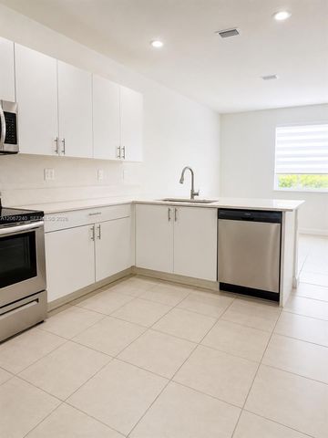 2639 SE 10th Street 2639, Homestead, FL 33035