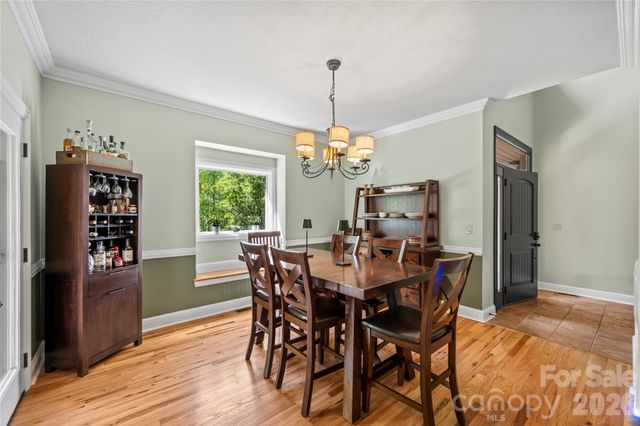 128 Churchill Downs Drive, Fairview, NC 28730
