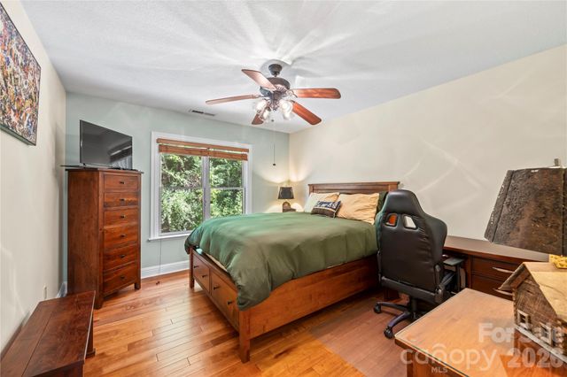 128 Churchill Downs Drive, Fairview, NC 28730