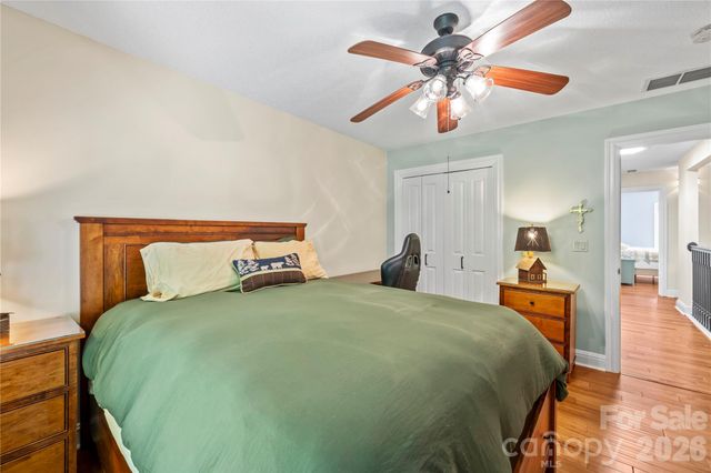 128 Churchill Downs Drive, Fairview, NC 28730
