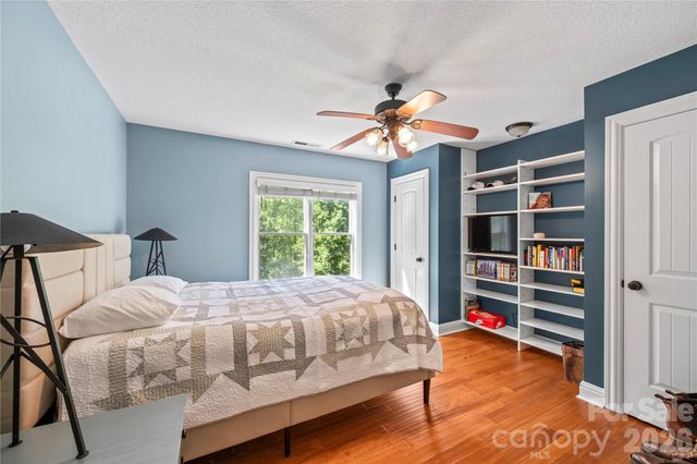 128 Churchill Downs Drive, Fairview, NC 28730