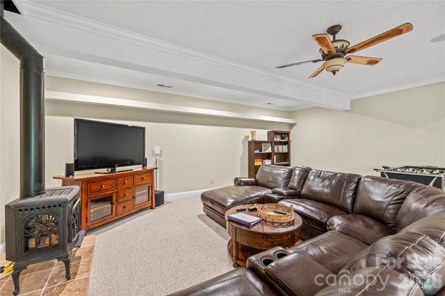 128 Churchill Downs Drive, Fairview, NC 28730