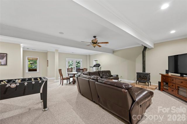 128 Churchill Downs Drive, Fairview, NC 28730