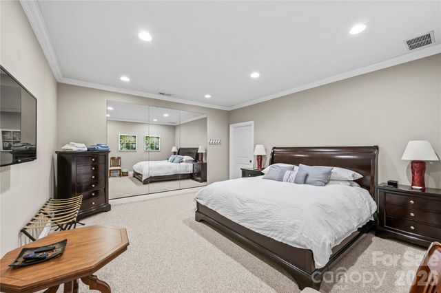 128 Churchill Downs Drive, Fairview, NC 28730