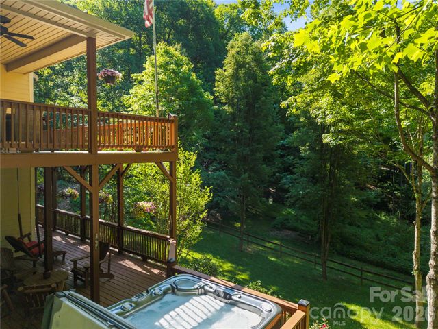 128 Churchill Downs Drive, Fairview, NC 28730