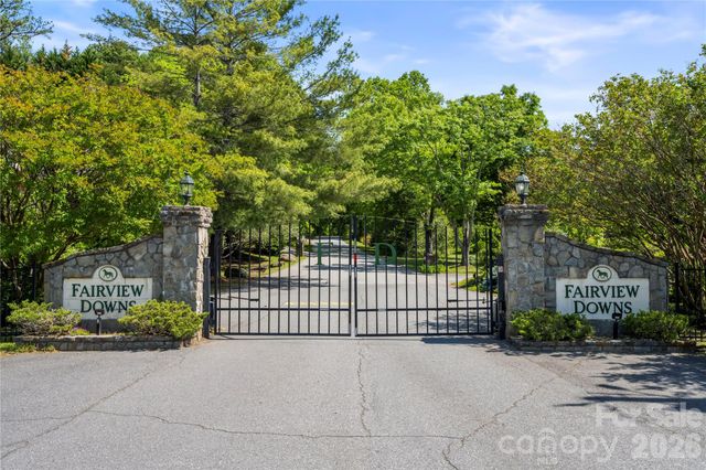 128 Churchill Downs Drive, Fairview, NC 28730
