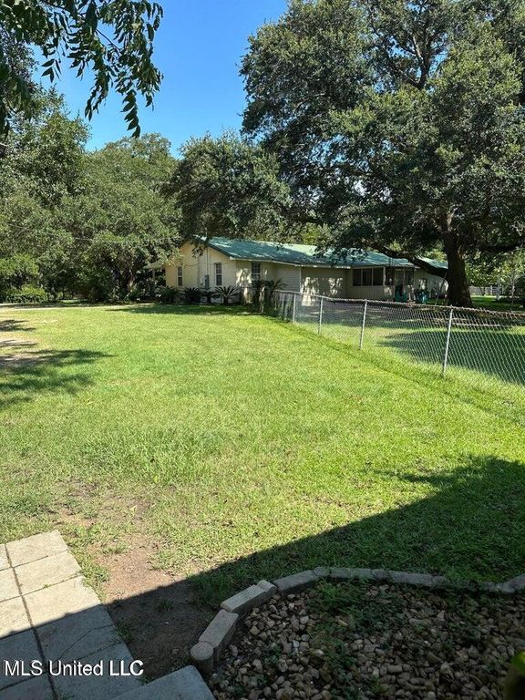 15173 Lorraine Road, Biloxi, MS 39532