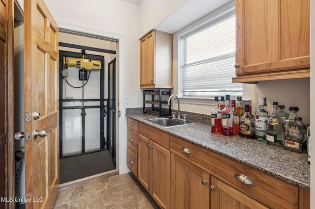 104 Poplar Point, Pass Christian, MS 39571