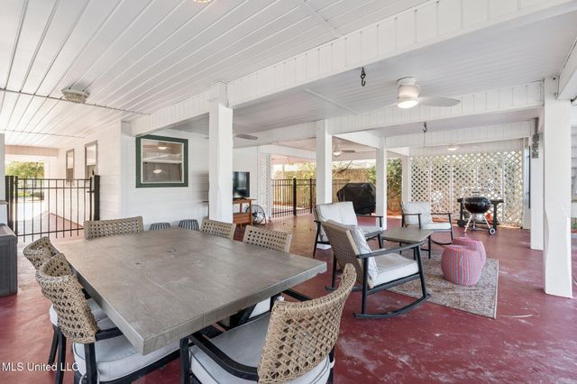 104 Poplar Point, Pass Christian, MS 39571