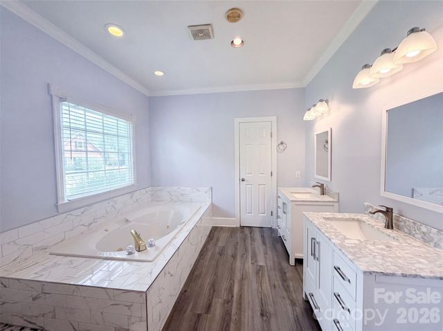 18805 Boundary Oaks Court, Davidson, NC 28036