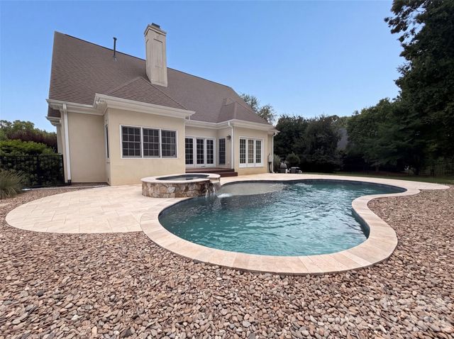18805 Boundary Oaks Court, Davidson, NC 28036